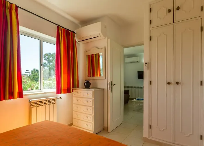 Casas Do Ramalhete * Senhora da Luz